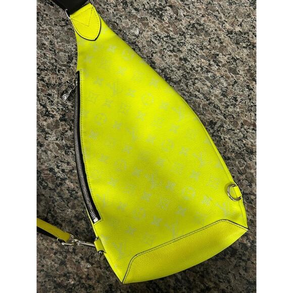 Louis Vuitton Taigarama Duo Sling Bag Neon Yellow 347072 - Picture 8 of 16
